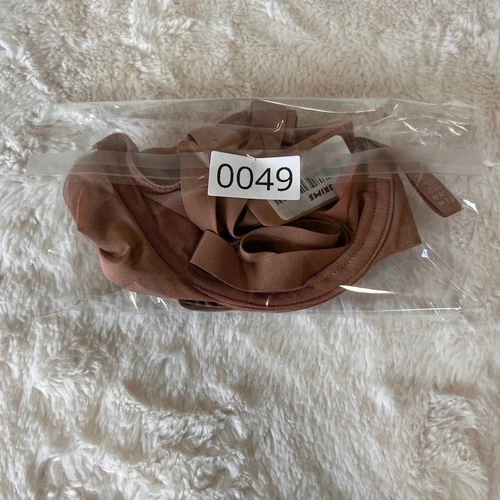 SKIMS Fits Everybody Balconette Bra Nude Beige Underwire Adjustable Straps 32C - Picture 9 of 9